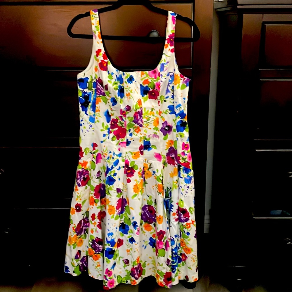 Beautiful colorful floral vintage style sun dress.